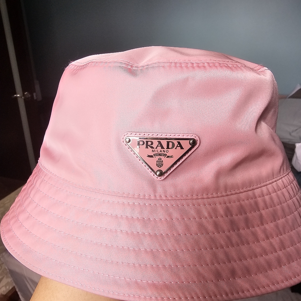 Prada hat pink